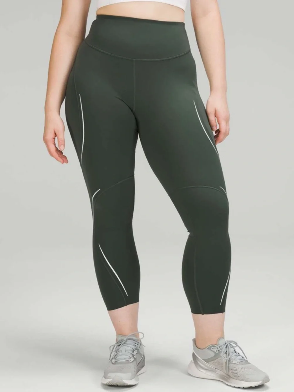 EUC Lululemon Matching Smoked Spruce Set. Size Top 8/Bottom 6